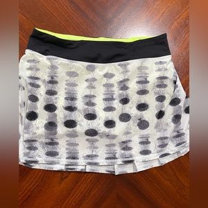 Lululemon Black‎ White Dot Pacesetter Skirt Size 6-N1